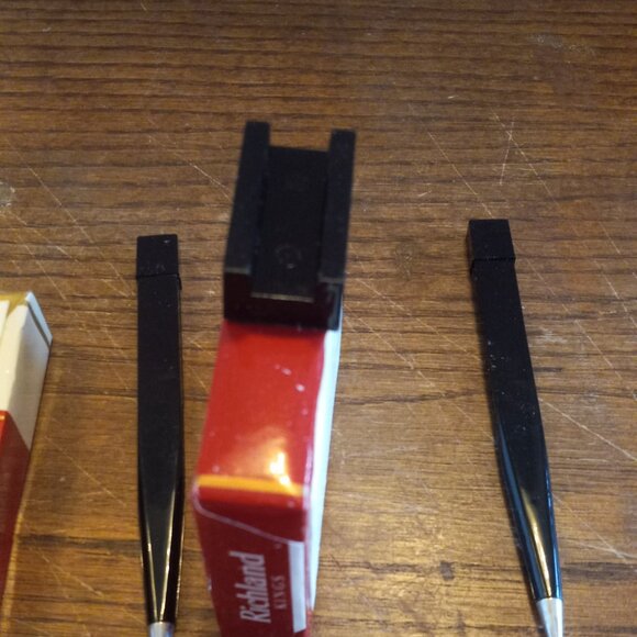 2 Richland Cigarette Advertisement Plastic Pack Pen Holder - Picture 7 of 10